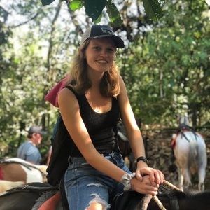 Meet your Posher, Jade